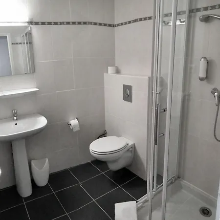 Des Pays Bas Hotel 3*