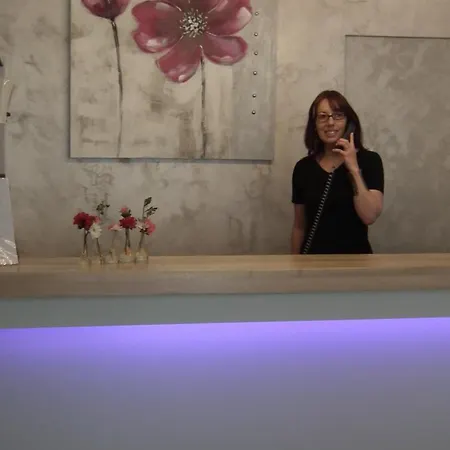 Des Pays Bas Hotel 3*