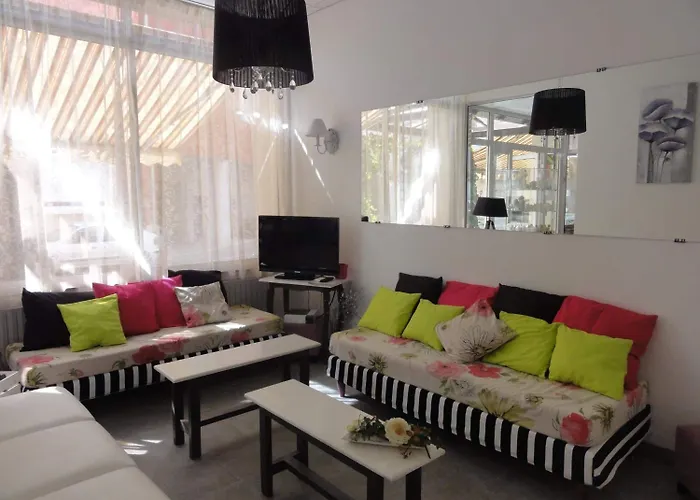 Des Pays Bas لورد