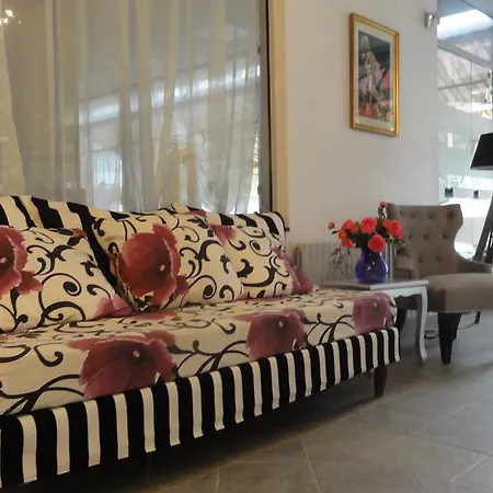 Des Pays Bas Hotell 3*